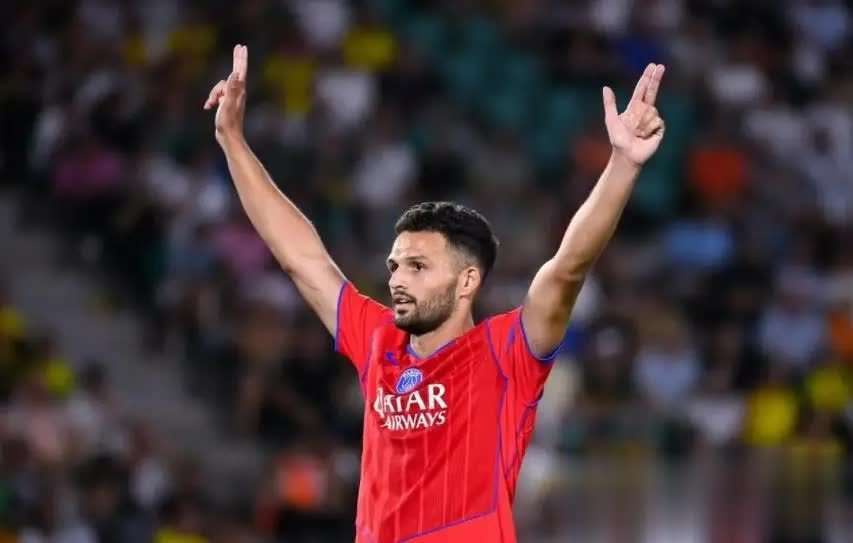 名专业记者, 场比赛中贡 名专业记者, 场比赛中贡