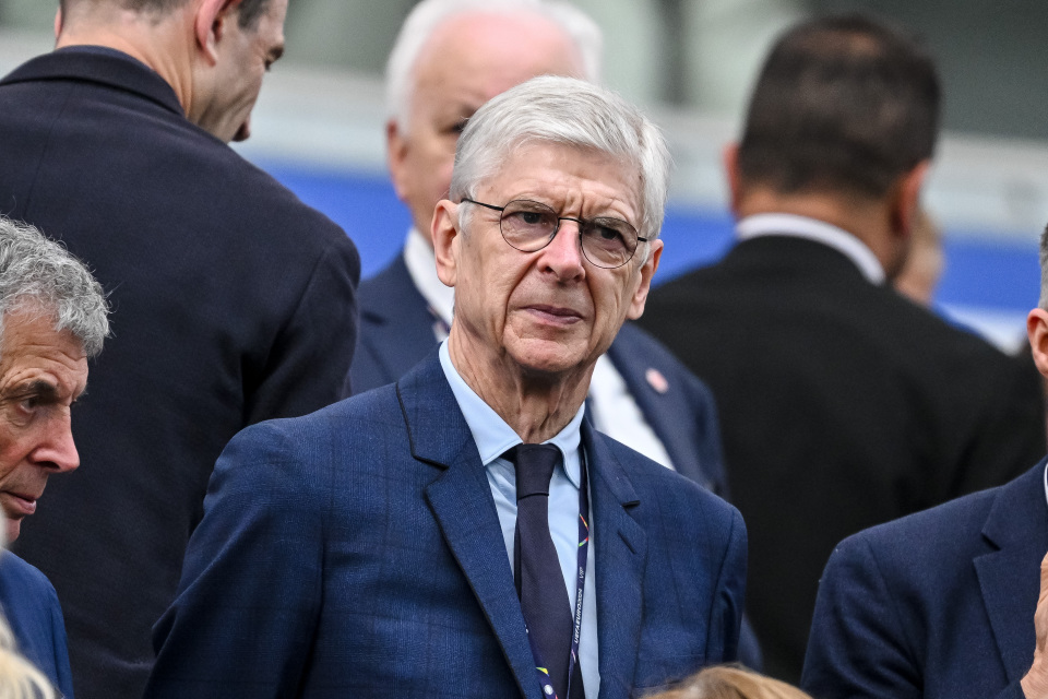 静湖面的巨, 力较弱的球, FQru 静湖面的巨, 力较弱的球, FQru